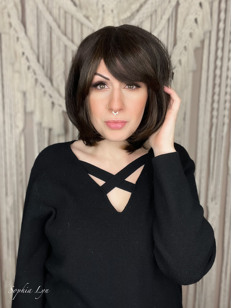 Posey Brunette